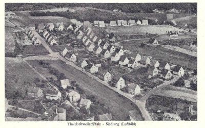 thaleischweiler-luftbild-siedlung-1963-einweihung volksschule_400